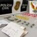 DISE fecha banca de drogas em Sumaré — #PraCegoVer: porções de cocaína, crack e maconha, celulares, dinheiro e folhas com anotações apreendidos durante operação policial.