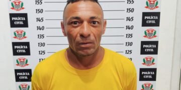 PM prende homem por quatro tentativas de homicídio em Americana - #PraCegoVer viatura da Polícia Militar em atendimento a ocorrência policial em área urbana
