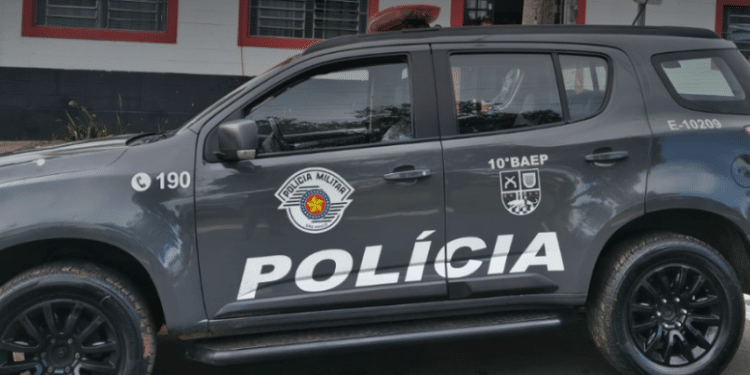 operação Zero Grau contra roubos de motocicletas — #PraCegoVer: policiais militares do BAEP participam de uma operação em área urbana durante o cumprimento de mandados judiciais para combater roubos, furtos e receptação de motocicletas.