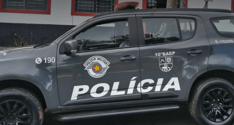 operação Zero Grau contra roubos de motocicletas — #PraCegoVer: policiais militares do BAEP participam de uma operação em área urbana durante o cumprimento de mandados judiciais para combater roubos, furtos e receptação de motocicletas.