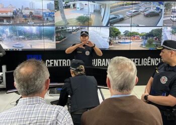 GAMA e Muralha Digital reduzem crimes contra veículos - #PraCegoVer imagem mostra estrutura de videomonitoramento utilizada pela Guarda Municipal de Americana no combate à criminalidade.