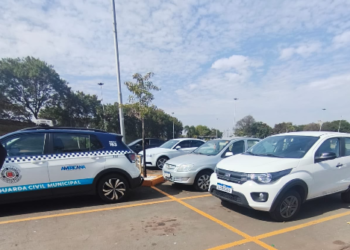GAMA localiza veículo com queixa de furto — #PraCegoVer: imagem mostra o Fiat Mobi localizado pela Guarda Municipal após alerta emitido pelo sistema Muralha Digital.
