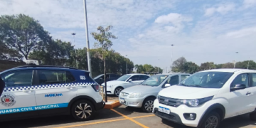 GAMA localiza veículo com queixa de furto — #PraCegoVer: imagem mostra o Fiat Mobi localizado pela Guarda Municipal após alerta emitido pelo sistema Muralha Digital.