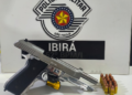 Polícia Militar prende homem por ameaça a adolescente — #PraCegoVer: imagem relacionada à ocorrência atendida pela Polícia Militar em Ibirá, que terminou com um homem preso e uma arma apreendida.