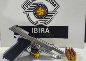 Polícia Militar prende homem por ameaça a adolescente — #PraCegoVer: imagem relacionada à ocorrência atendida pela Polícia Militar em Ibirá, que terminou com um homem preso e uma arma apreendida.