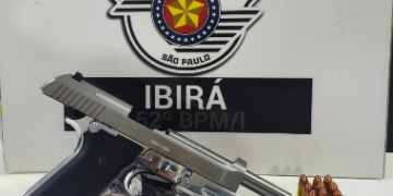 Polícia Militar prende homem por ameaça a adolescente — #PraCegoVer: imagem relacionada à ocorrência atendida pela Polícia Militar em Ibirá, que terminou com um homem preso e uma arma apreendida.