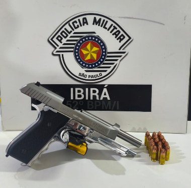 Polícia Militar prende homem por ameaça a adolescente — #PraCegoVer: imagem relacionada à ocorrência atendida pela Polícia Militar em Ibirá, que terminou com um homem preso e uma arma apreendida.