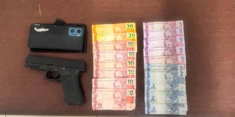 BAEP prende dupla por roubo contra motorista de aplicativo em Sumaré