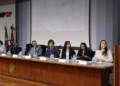 capacitação sobre atendimento às vítimas do tráfico de pessoas — #PraCegoVer: representantes do Ministério Público, órgãos públicos e organismos internacionais participam da abertura de um evento em auditório para discutir estratégias de prevenção, acolhimento e fortalecimento da rede de proteção às vítimas do tráfico de pessoas.