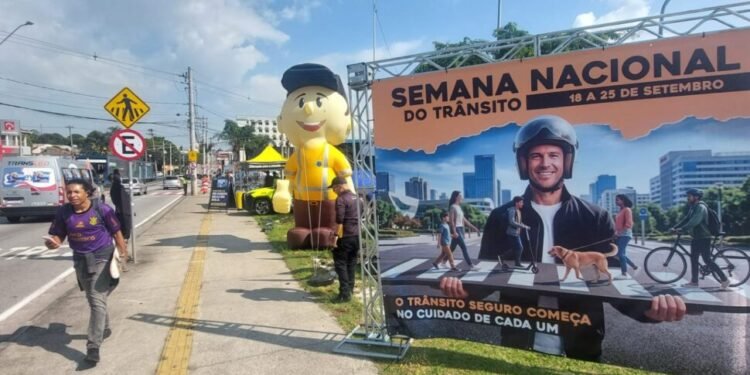 ação educativa na zona norte de sorocaba #PraCegoVer foto da ação
