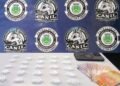 Canil da GCM prende traficante com 124 porções de cocaína — #PraCegoVer: imagem mostra material apreendido pela Guarda Civil Municipal durante ocorrência no Jardim das Orquídeas.