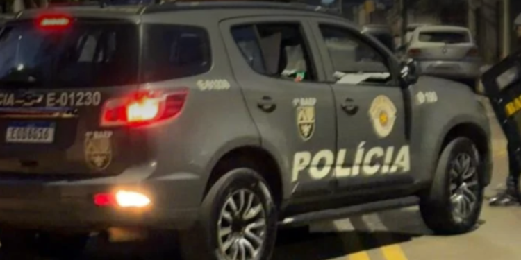 Operação Infiltrados prende homem em Campinas por movimentação de dinheiro - #PraCegoVer: agentes durante ação relacionada ao cumprimento de mandados na Operação Infiltrados, realizada em Campinas.