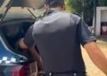 furto em lojas no Centro de Americana — #PraCegoVer: Produtos recuperados pela Guarda Municipal após a prisão de um homem de 44 anos, incluindo um perfume Uomini, dez shorts jeans e três lâminas de barbear.