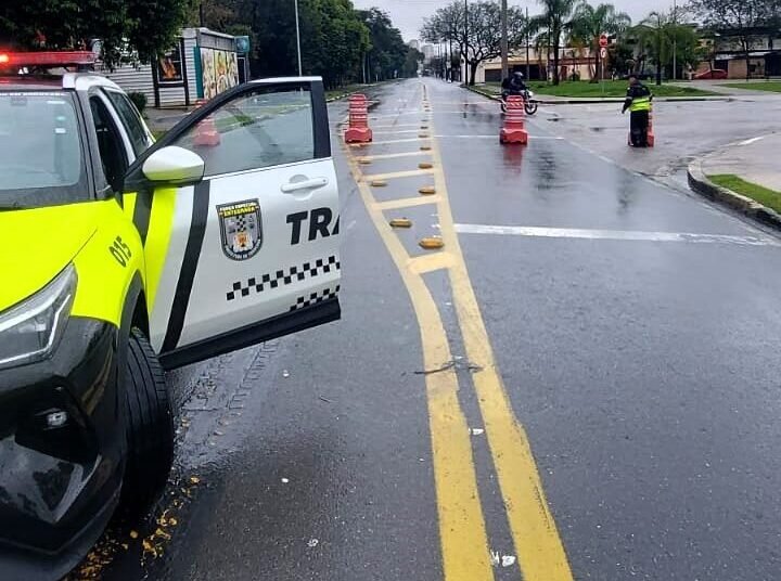 monitoramento de chuvas e do nível do rio Sorocaba #PraCegoVer equipes de limpeza