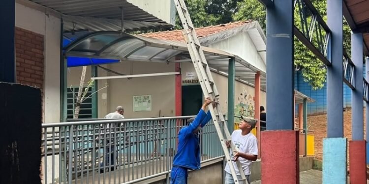 prevenção de temporal em Marília. #PraCegoVer escolas preparadas para acolhimento de famílias