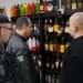 capacitação para combate a bebidas falsificadas #PraCegoVer equipe em treinamento