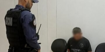 ladrão de celular no Mombaça #PraCegoVer guarda civil municipal prende criminoso