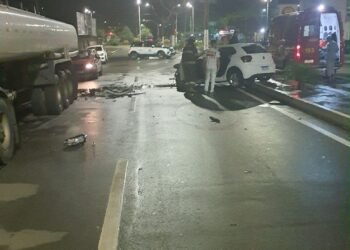 Acidente na Avenida Nossa Senhora de Fátima deixa motorista com fratura no fêmur em Americana