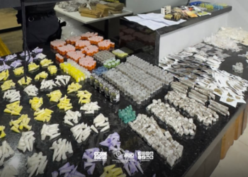 tráfico de drogas em Paraisópolis. #PraCegoVer imagem policial
