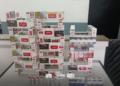 cigarros contrabandeados em Suzano #PraCegoVer adolescente sendo detido pela PM em Suzano