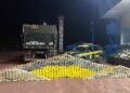 726 quilos de cocaína apreendidos pela Polícia Rodoviária Federal em caminhão na BR-262, em Corumbá (MS). #PraCegoVer: Grande quantidade de drogas apreendidas durante fiscalização policial, incluindo cocaína, skunk e haxixe.
