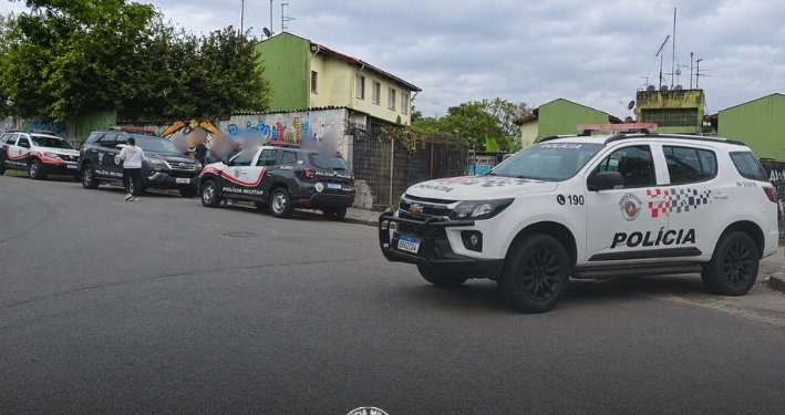 apreensão de 328 porções de drogas em Barueri. #PraCegoVer drone captura