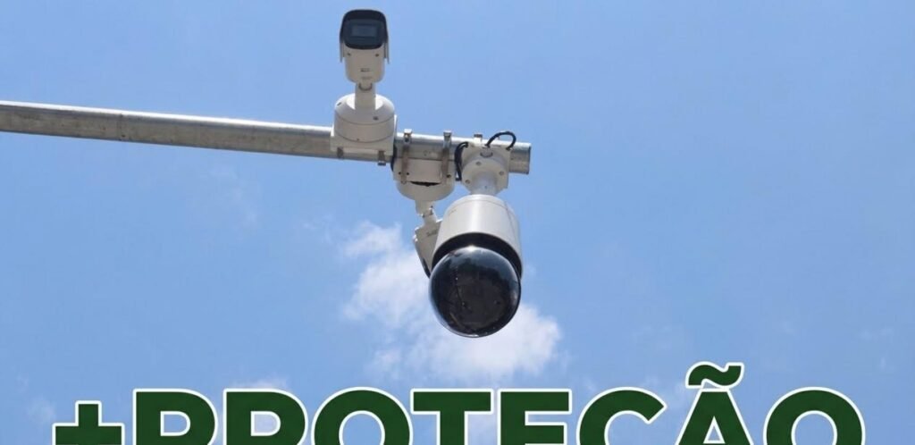 câmeras de monitoramento em Santos reforçam segurança #PraCegoVer